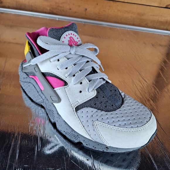 NIKE AIR HURACHE RUN # 852628-002 SIZE 7.5 Womans - Picture 2 of 8